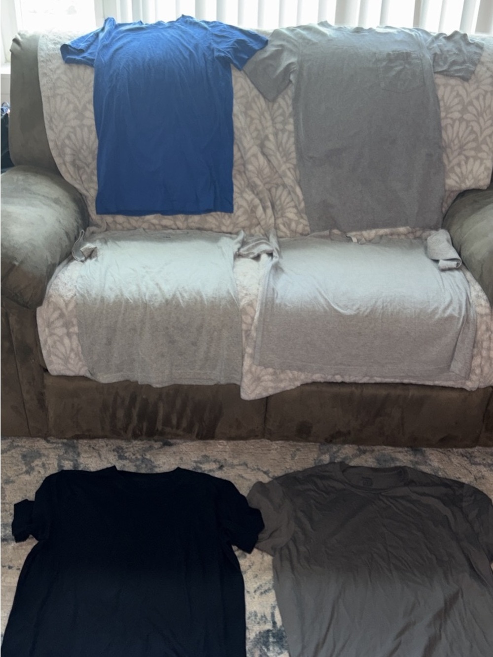Set of 4 Basic Crew Neck Tees - Blue, Black, Gray